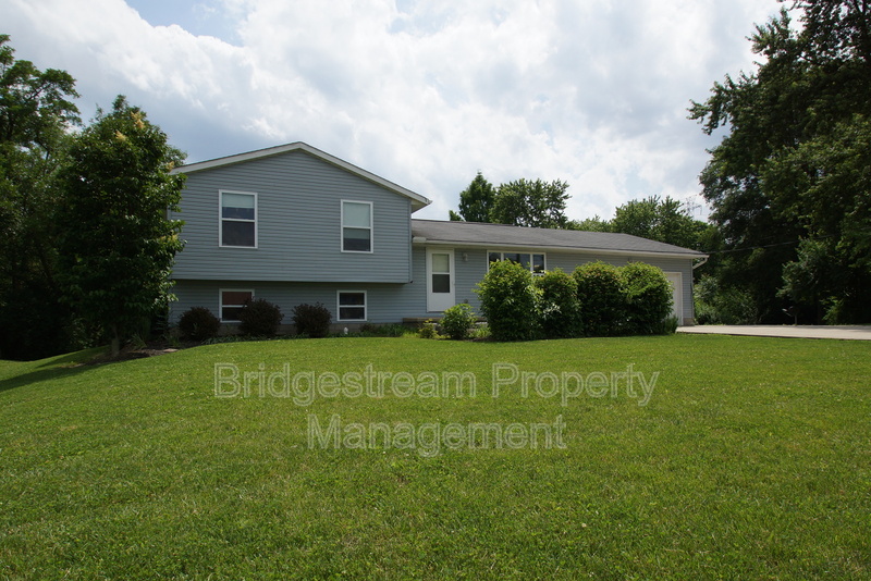 Beavercreek House: 4139 Dayton-Xenia Road