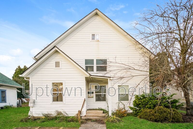 Hillsboro House: 135 NE Jackson St