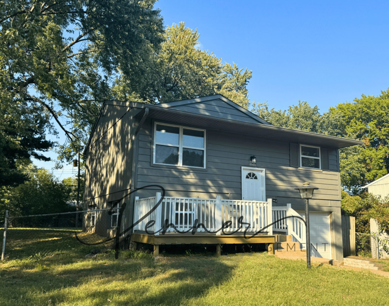 Independence House: 18406 E Shoshone Drive