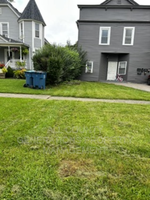 Lorain Condo: 2117 E 29th St