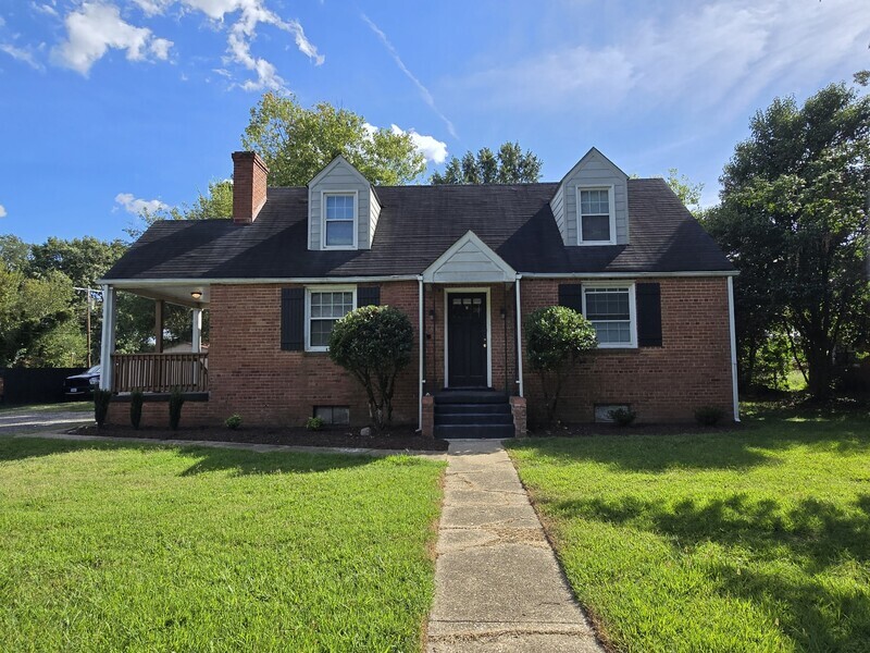 Richmond House: 3523 Chapel Dr
