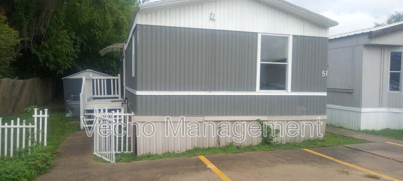 Crosby House: 13535 Sralla Road - 51