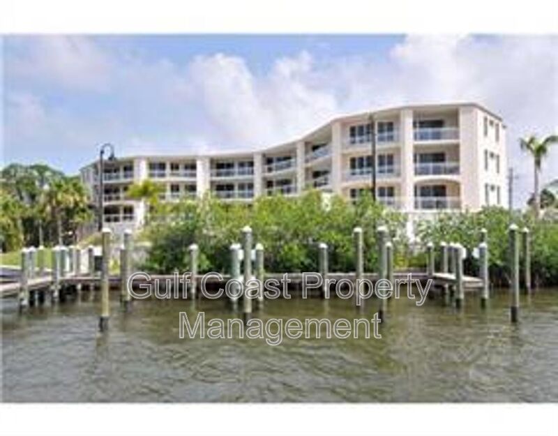 Nokomis House: 516 South Tamiami Trail 202