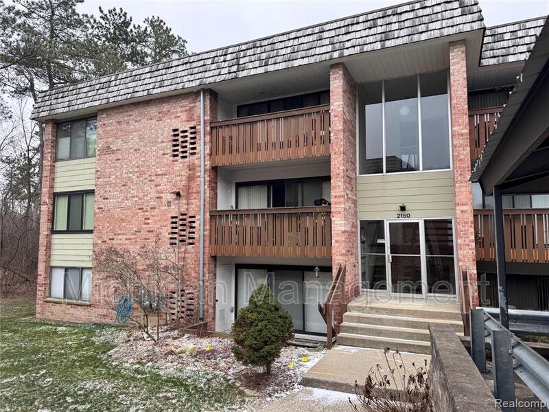 Ann Arbor Condo: 2150 Pauline Blvd