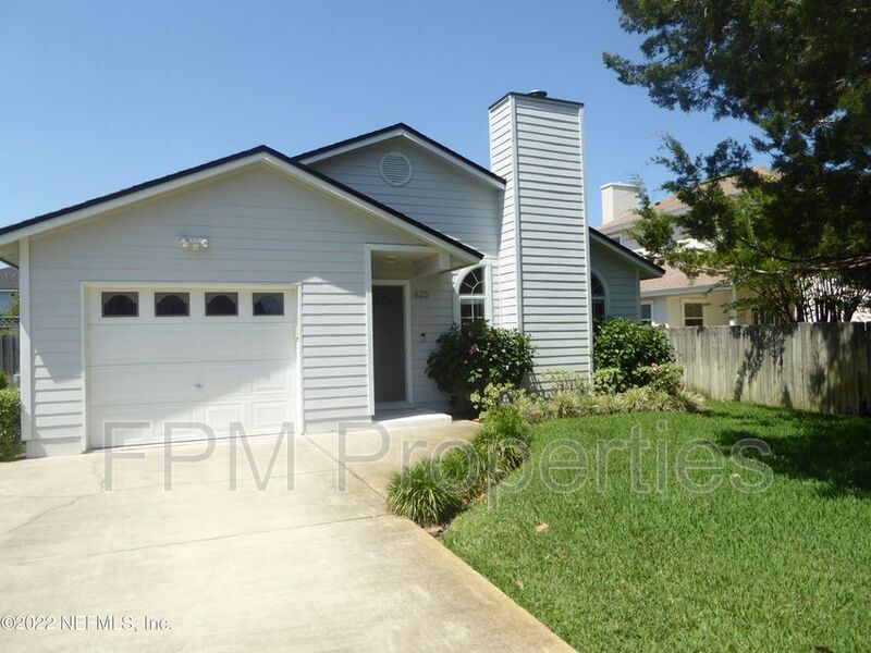 Jacksonville Beach House: 625 S 11th Ave