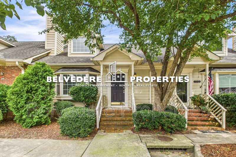 Greensboro House: 18-B Park Village Ln