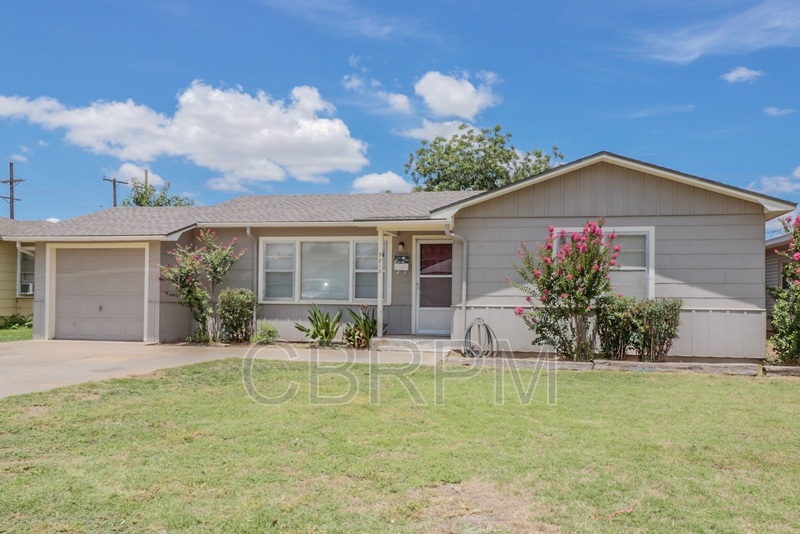 Lubbock House: 3818 32nd St