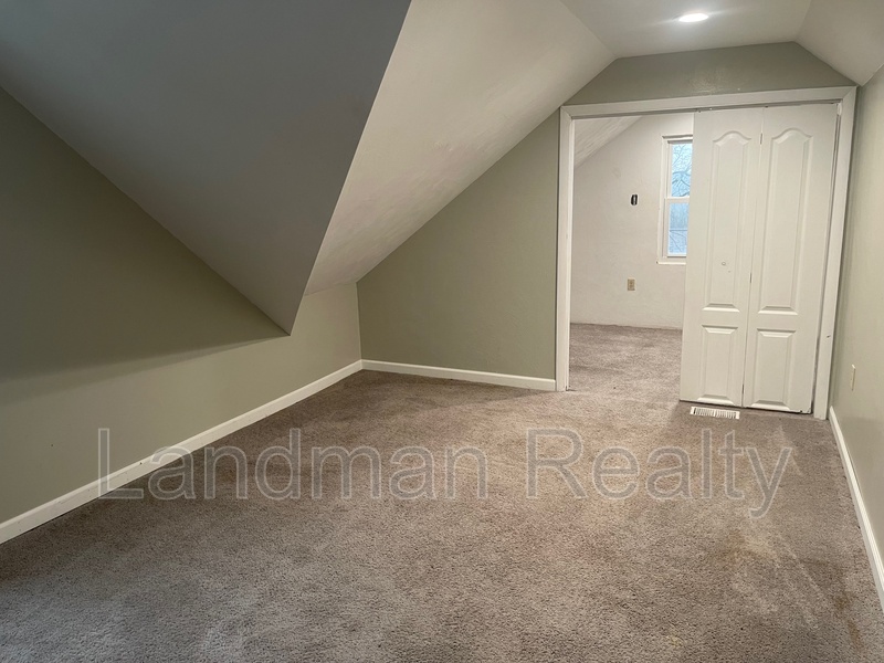 Pittsburgh House: 323 Idlewood Road