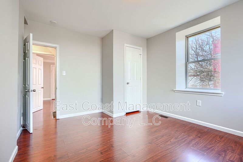 Baltimore Condo: 2860 W Baltimore St