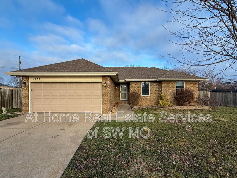 Ozark House: 4203 N Mead Dr