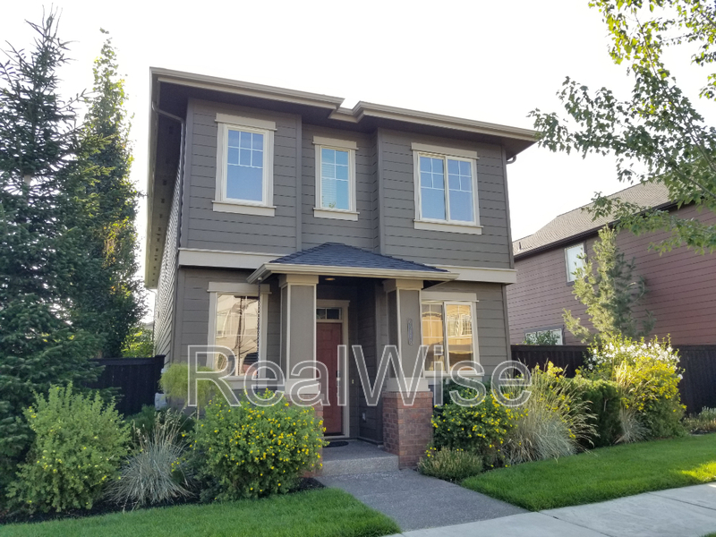 Bend House: 63118 Dakota Dr