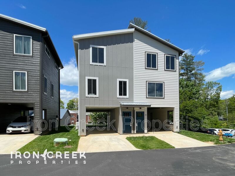 Arden House: 78 E. Cascade Street
