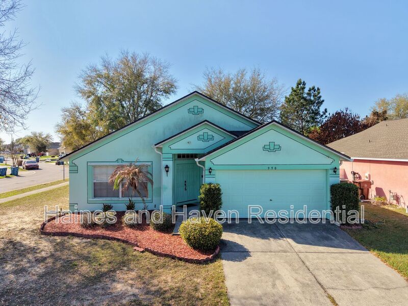 Haines City House: 990 Kenbar Ave