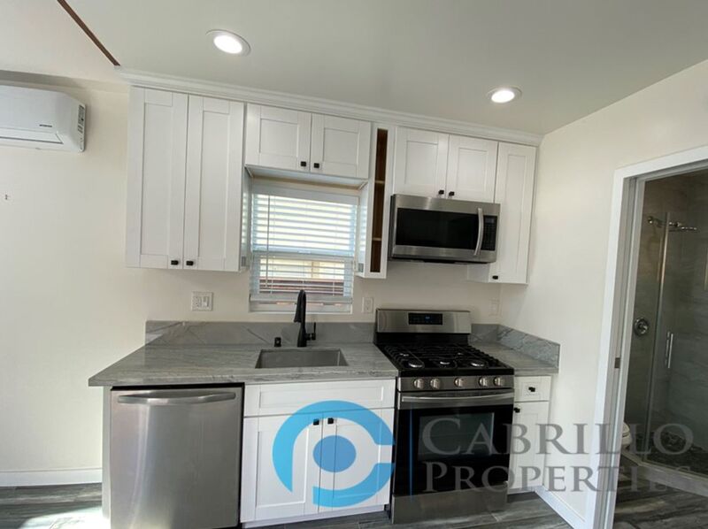 Oceanside House: 401 N Horne Street