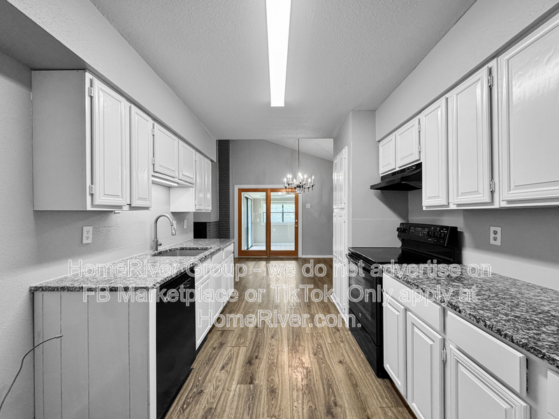 Richardson House: 1319 Wisteria Way