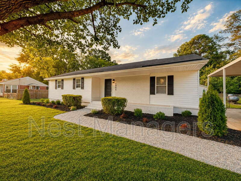 Fayetteville House: 1506 Swainey Avenue