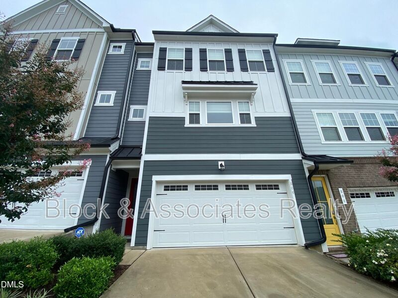 Apex House: 806 Grafton Peak Ln