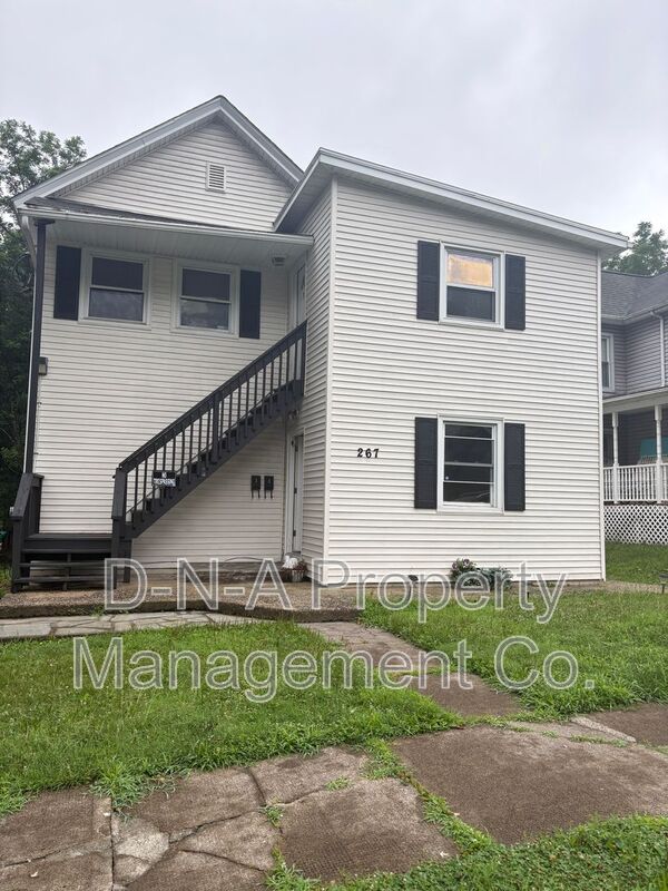 East Stroudsburg Condo: 267 Brodhead Ave