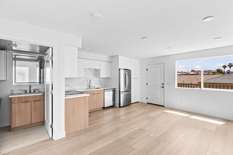San Diego Apartment: 1259 Lincoln Avenue