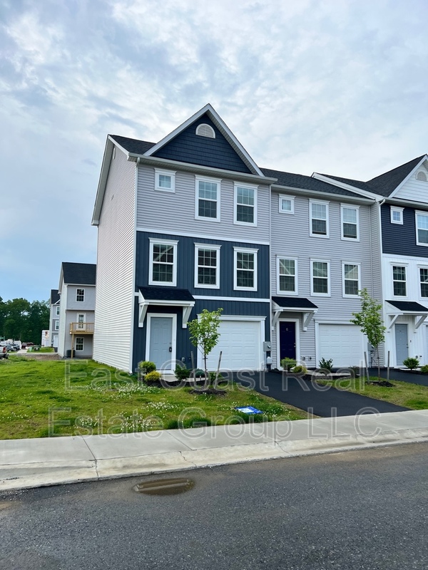 Martinsburg Townhome: 11 Belgian Run