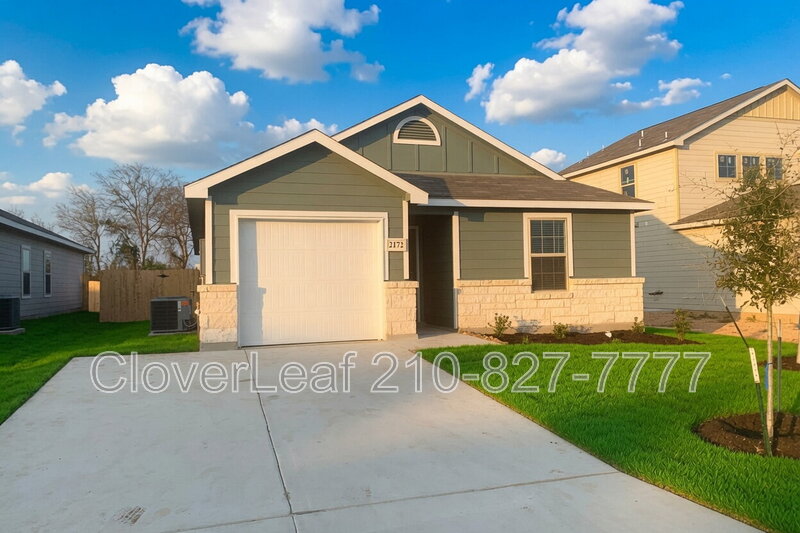 Seguin House: 2172 Darst Dr