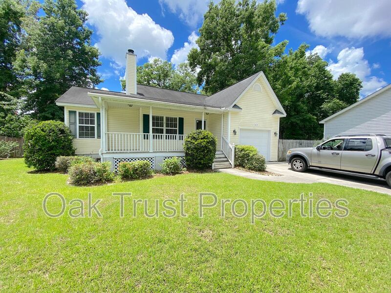 Charleston House: 2633 Lani Court