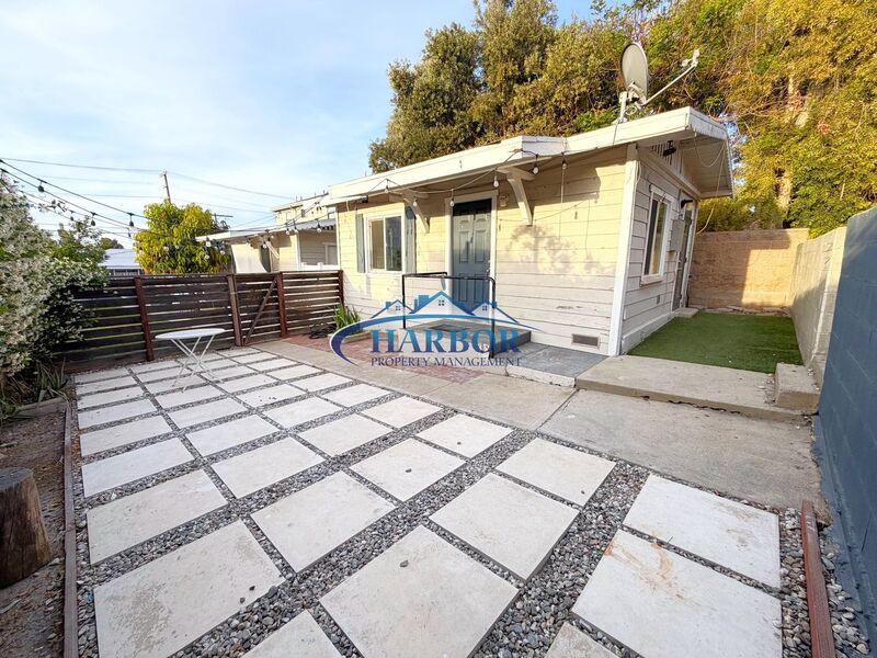 San Pedro House: 543 W. 5th Street