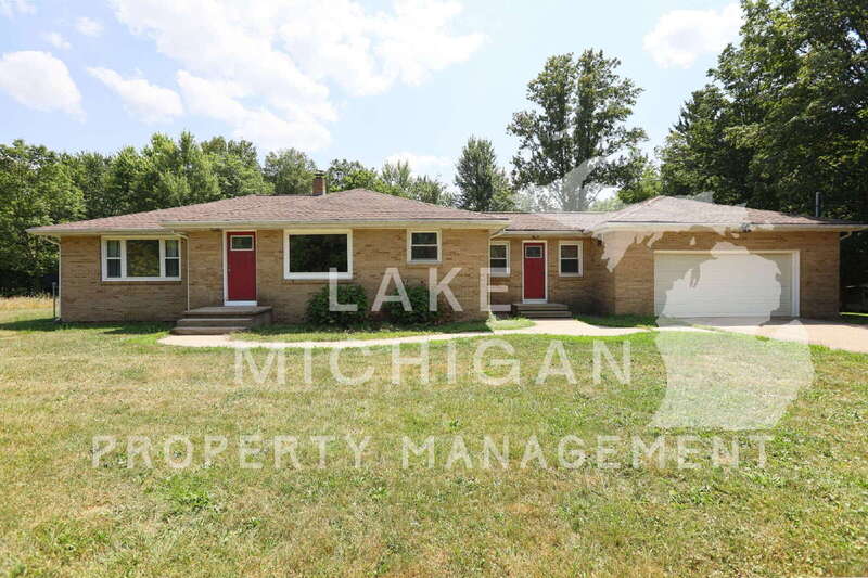 Hudsonville House: 3108 Ottogan Street