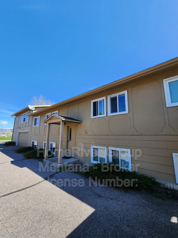 Missoula House: 909 Pattee Creek Dr
