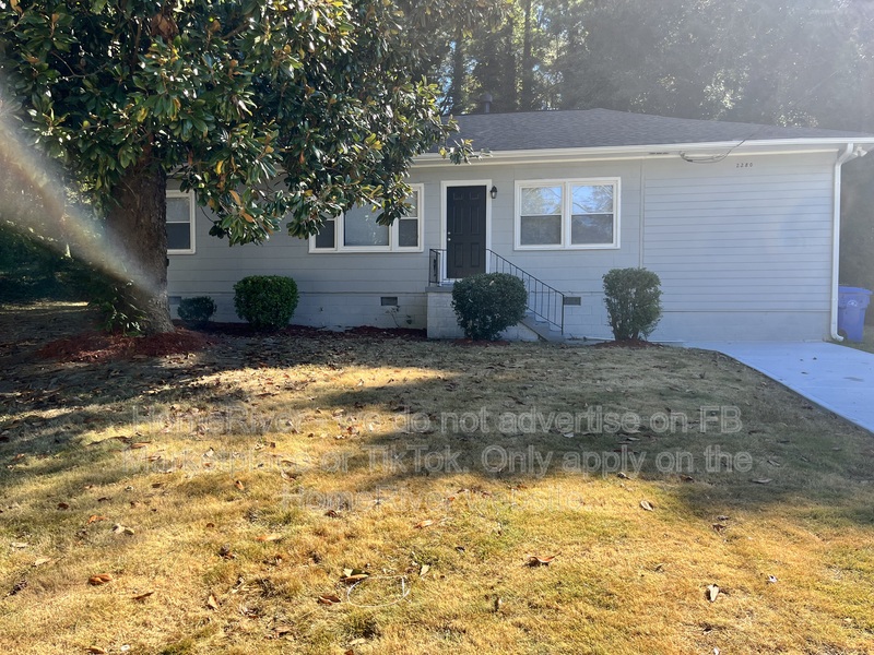 Atlanta House: 2280 Camp Ground Rd SW