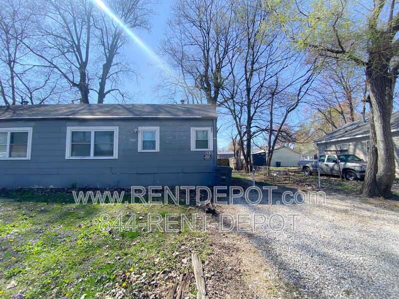 Evansville House: 2416 N New York Ave