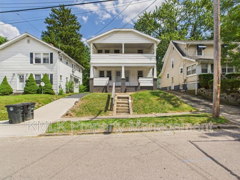 Akron Condo: 661 Patterson Ave