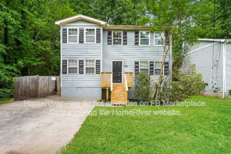 Decatur House: 1880 Shamrock Dr