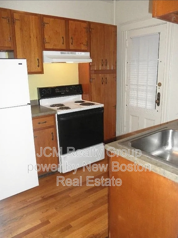 Lynn Condo: 203 Lewis St