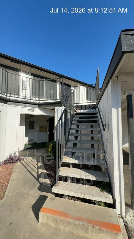 Visalia Condo: 415 North West St
