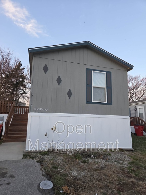 Kansas House: 8701 NE 107th Pl