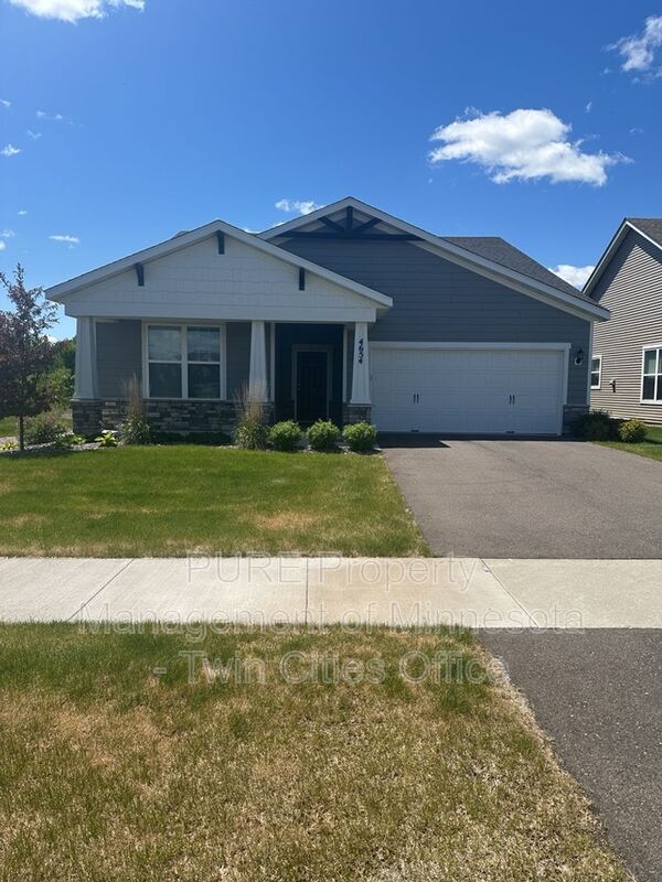 Woodbury House: 4654 Schilling Way