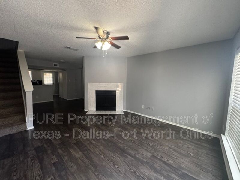 Irving Apartment: 4002-4004 W. Pioneer Dr