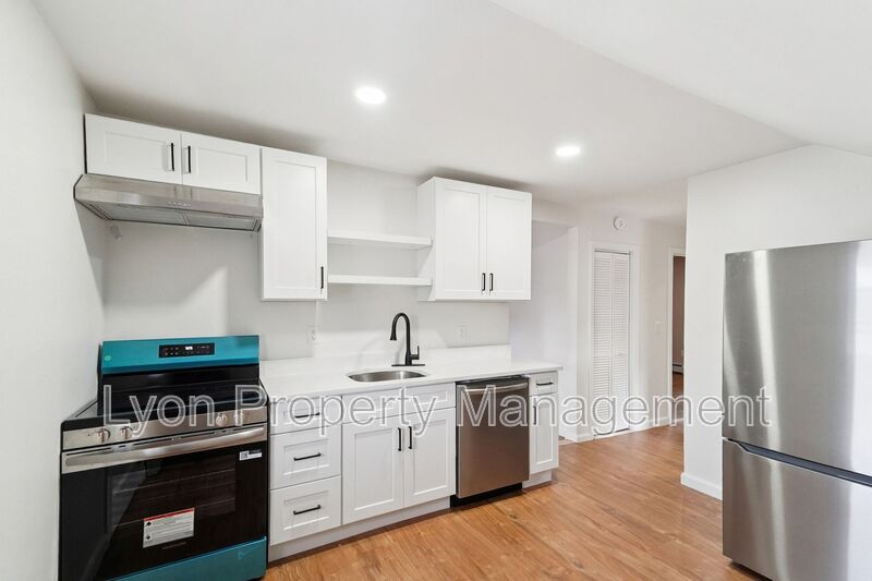 Pawtucket House: 23 Slade Street