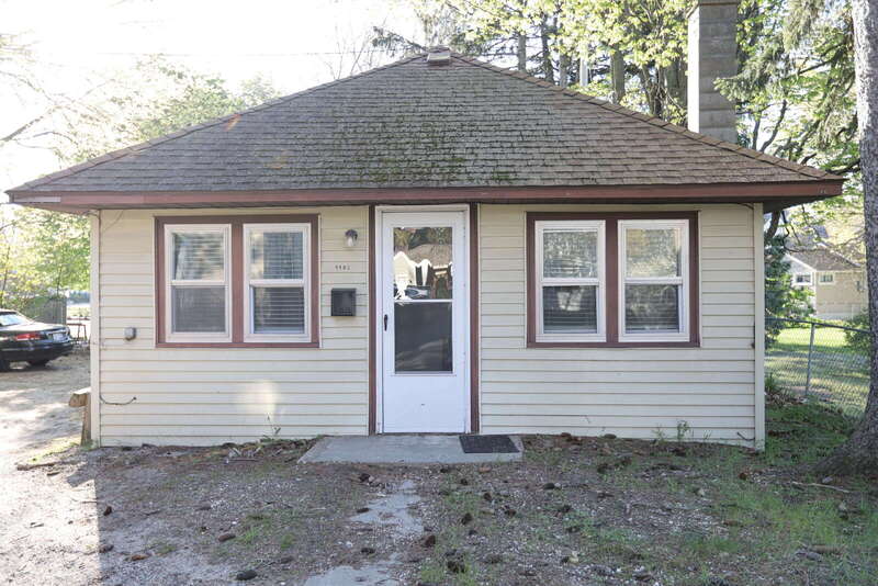 Grand Haven House: 112 S 8th Street