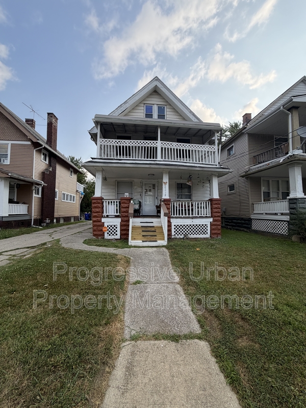 Cleveland Condo: 4218 Denison Avenue - Upstairs