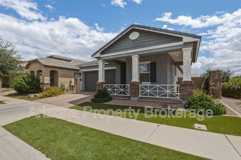 Mesa House: 2747 S. Wildrose