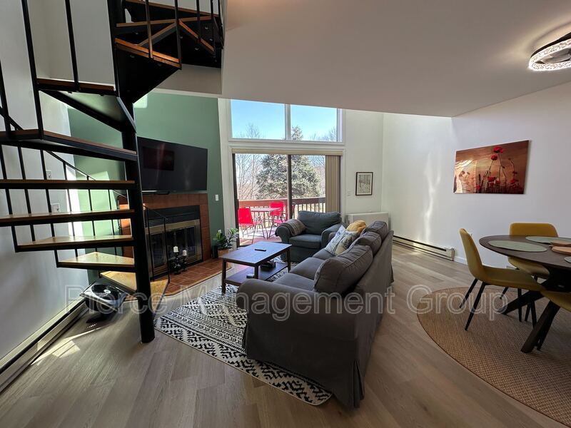 Bennington Condo: 10 Onset Road