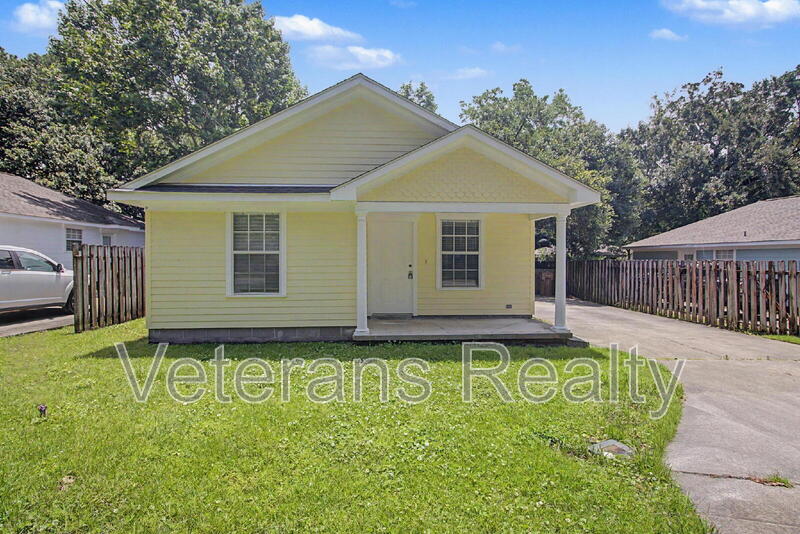 D'Iberville House: 11122 Gorenflo Road