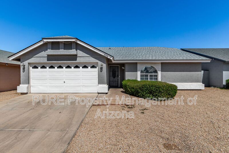 Glendale House: 5206 N 102nd Dr