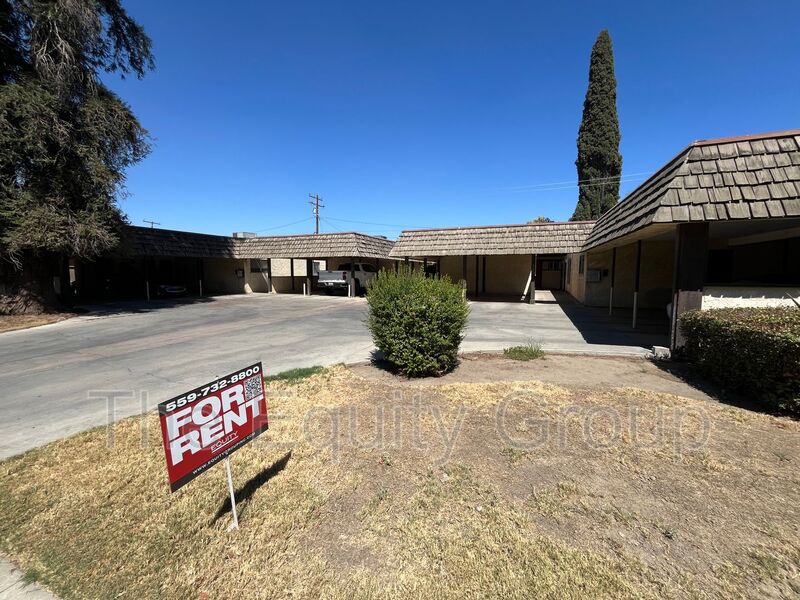 Porterville Condo: 320 Pearson Dr