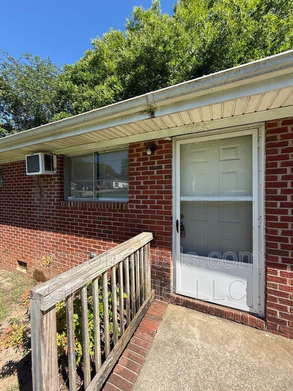 Mauldin Condo: 133 B Pleasant Drive