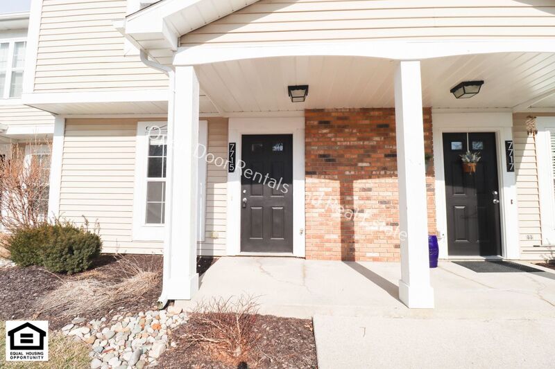 Fort Wayne Townhome: 7715 E State Blvd