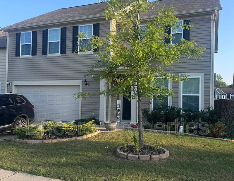 Fuquay-Varina House: 1617 Maddox Park Drive