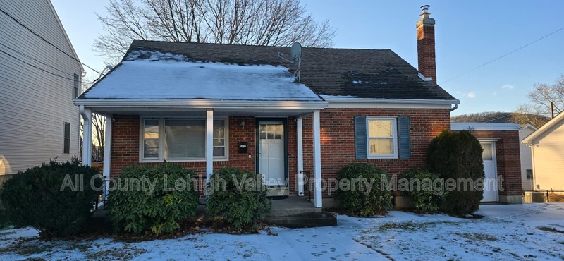 Hellertown House: 1560 Riegel St